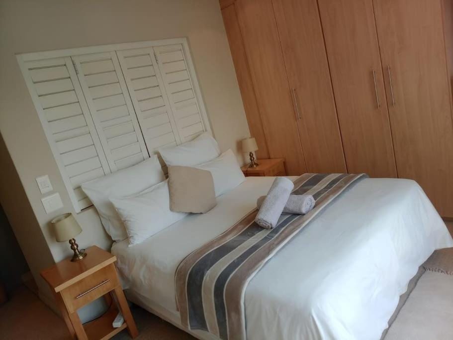 Bedroom, wardrobe