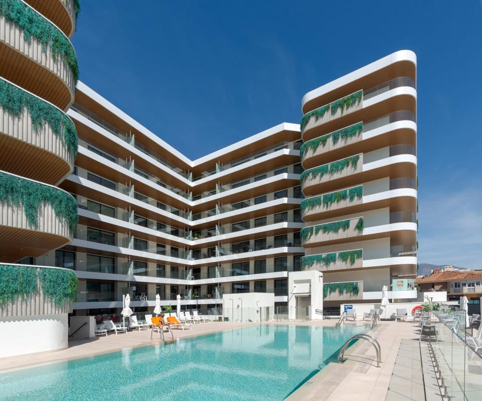 Jade Tower - 2-Bedroom Coastal Luxury Apartment in Fuengirola Apartment in Fuengirola