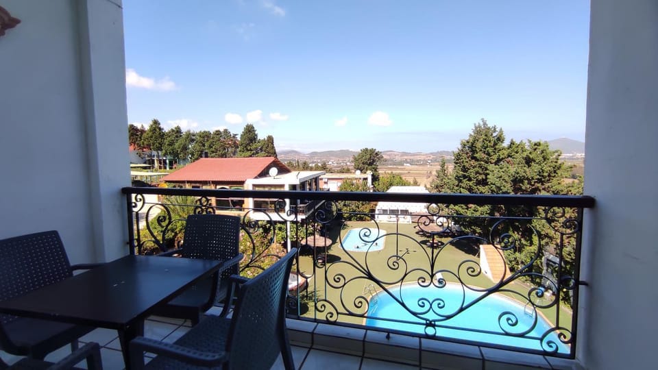 View (from property/room), Balcony/Terrace