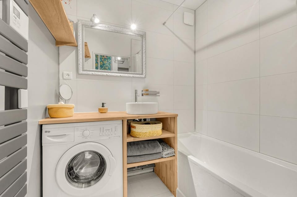 Bathroom, Bath, washing machine