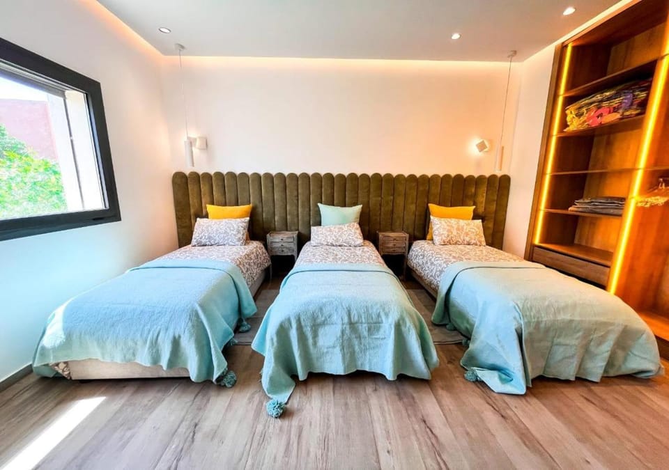 Villa de luxe, Piscine chauffée, Petit Déjeuner, Hammam, Ménage, Proche centre de Marrakech Villa in Marrakesh