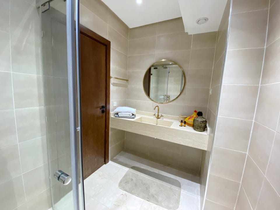 Shower, Bathroom, towels
