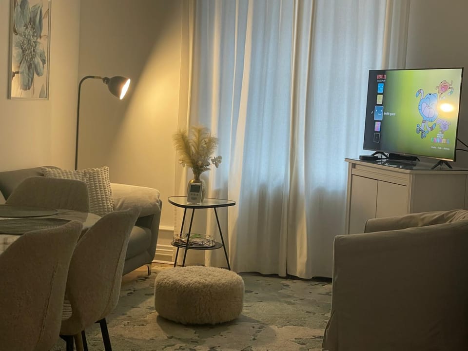 Le Rapp 6, Appartement de Standing 3 chambres, 7 personnes &1 bébé, Cosy et familial ultra équipé Emplacement Idéal proche Gare Centre ville Marchés de Noël Quartier Tribunal Contades Apartment in Strasbourg