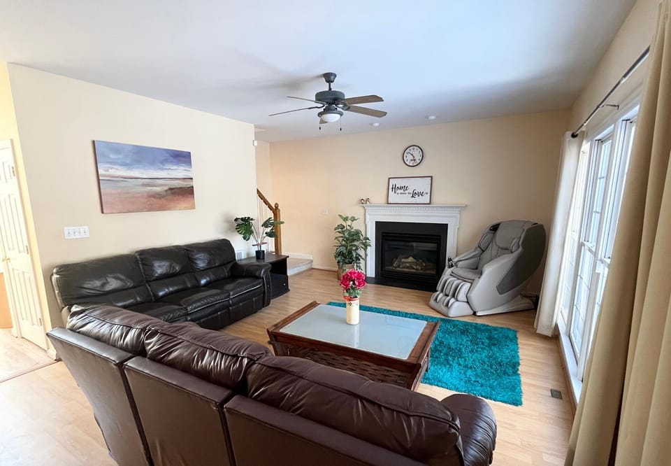 Living room, Seating area, fireplace