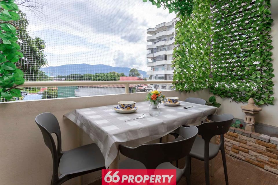 Spacious 2 Bedroom Apartment near Train Station - 10 Min to Old City Apartment in Chiang Mai