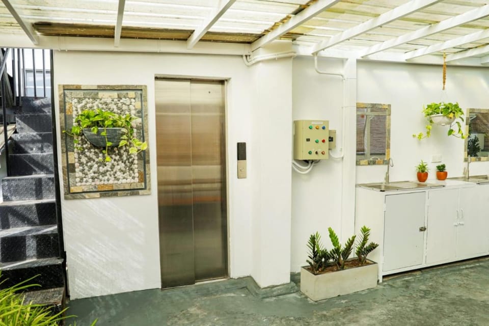 Urban Girl Hostel Apartment in Colombo
