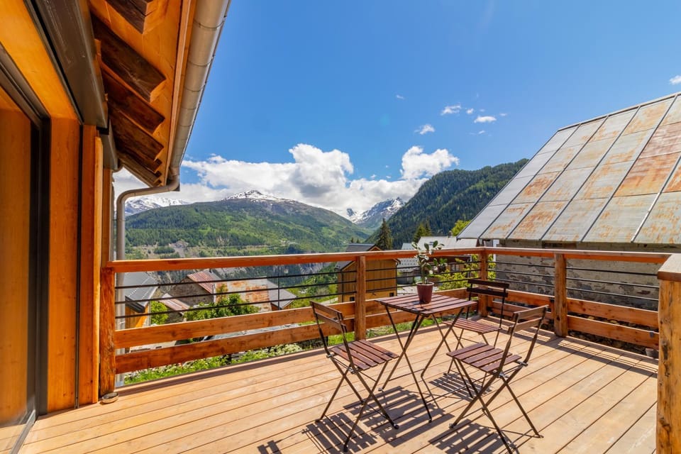 Balcony/Terrace, Mountain view