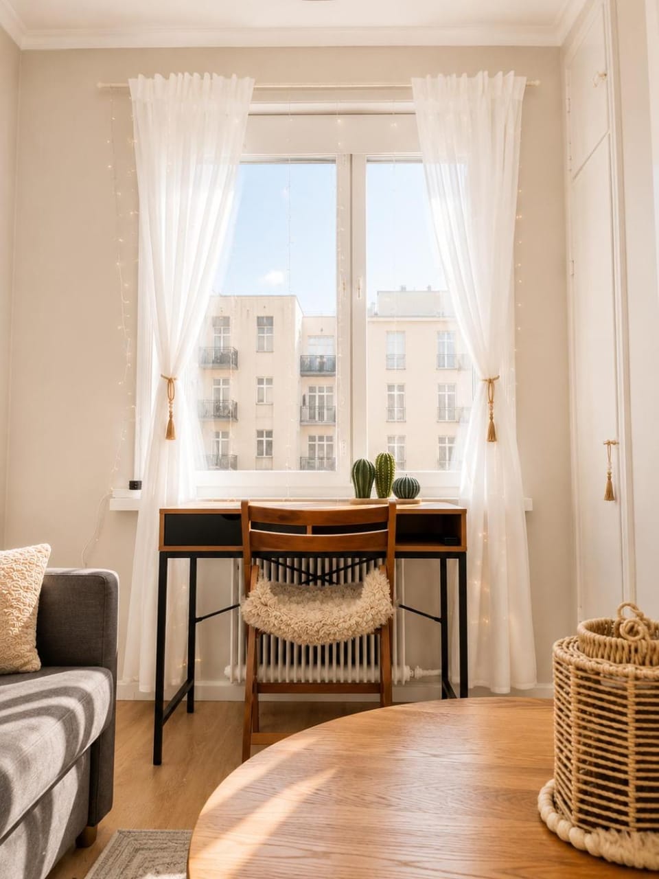 GuestFirst- Modern Boho Charm in Kallio Helsinki Center Apartment in Helsinki