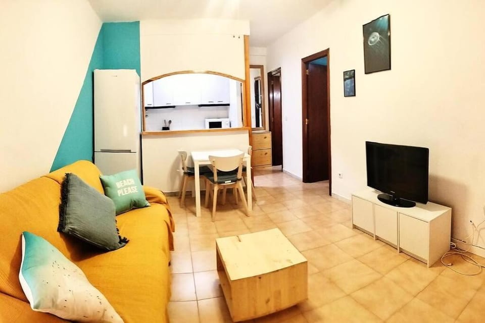 Communal lounge/ TV room, Living room, Seating area, Dining area