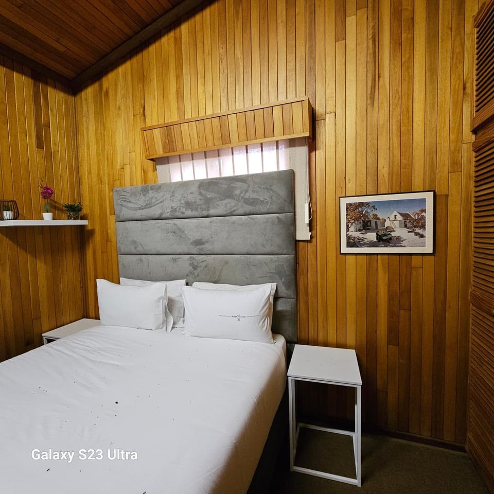 Yello guest house chalets Bed and Breakfast in South Africa