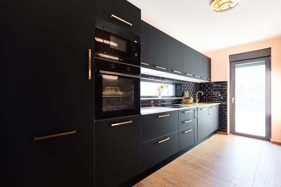 Kitchen or kitchenette, oven, stove