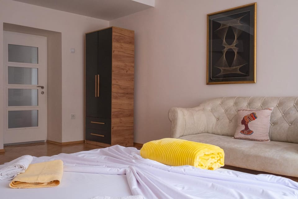 Rron's House Apartment in North Macedonia