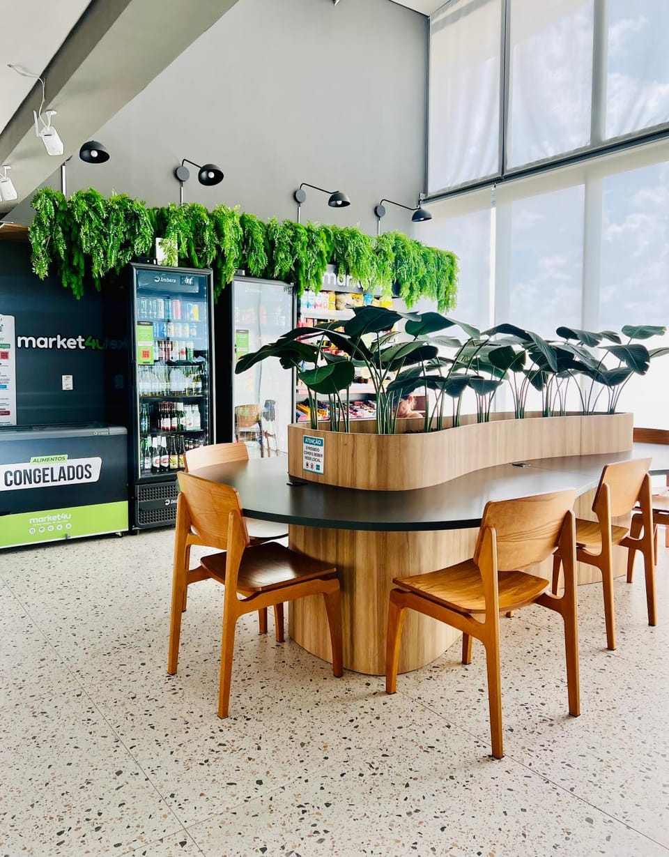Supermarket/grocery shop