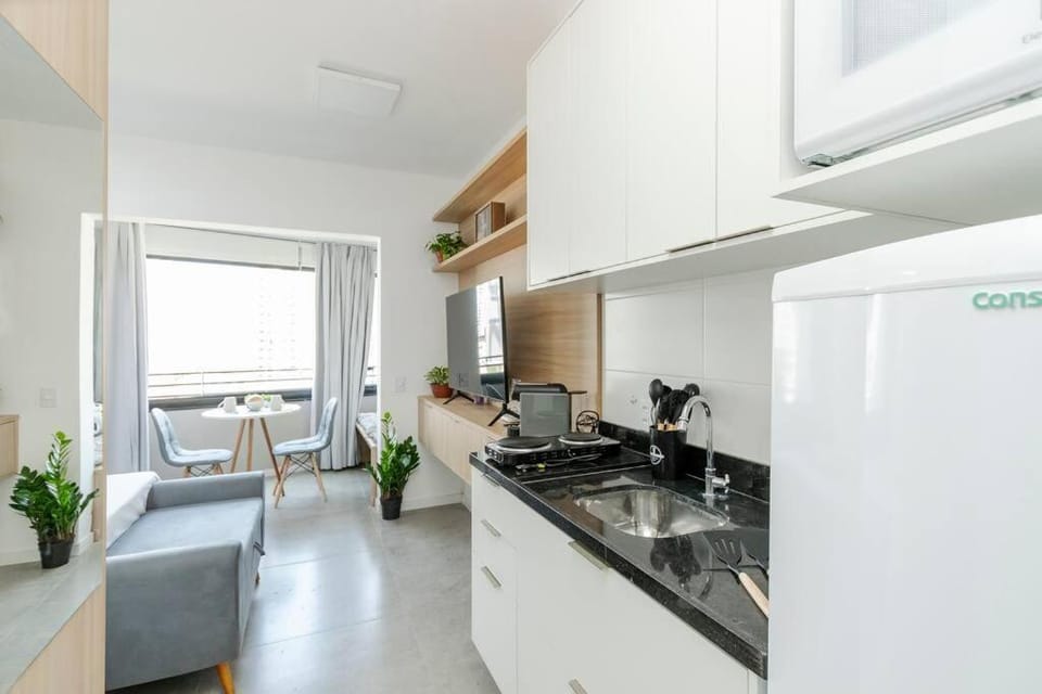 Kitchen or kitchenette, Dining area, stove