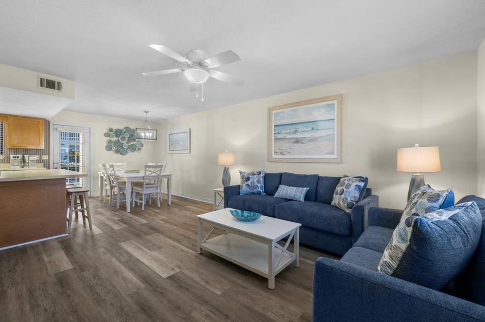 Charming Townhouse in Gulf Highland Beach Resort! Amenities Galore Apartment in Panama City Beach