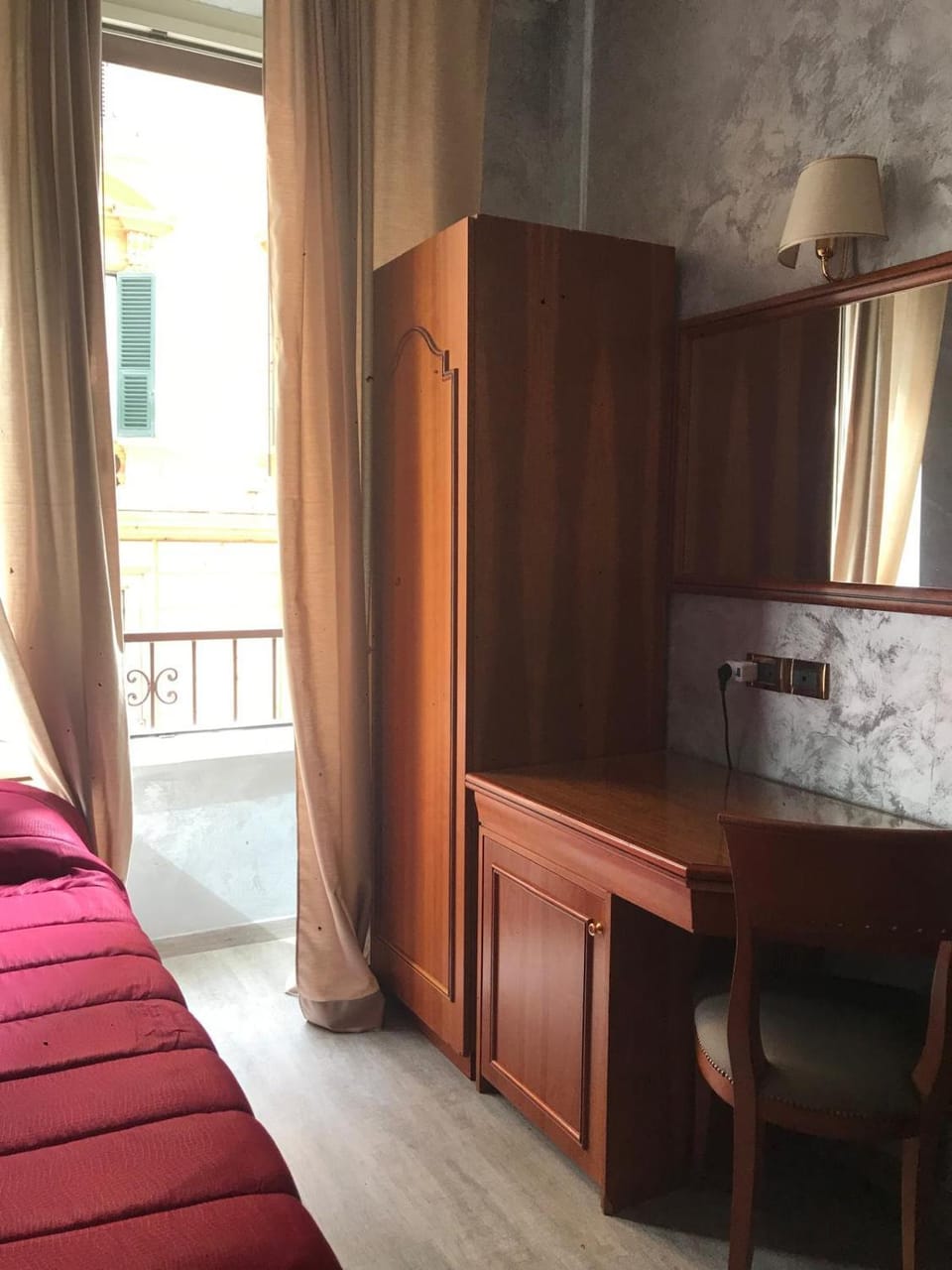 Bed, Photo of the whole room, Seating area, Bedroom, wardrobe