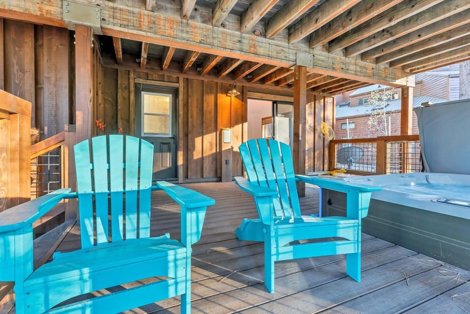 Northstar Retreat with Hot Tub & FREE Shuttle Access House in Northstar Drive