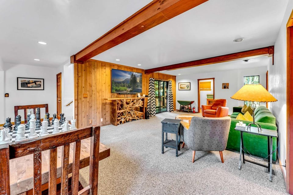 Northstar Retreat with Hot Tub & FREE Shuttle Access House in Northstar Drive