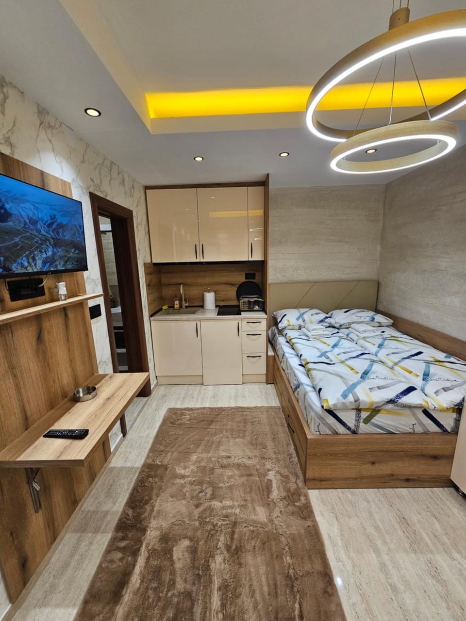 Bed, Kitchen or kitchenette, minibar, wardrobe