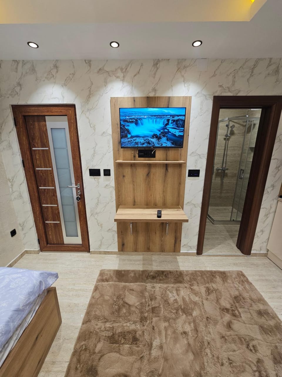 TV and multimedia, Photo of the whole room