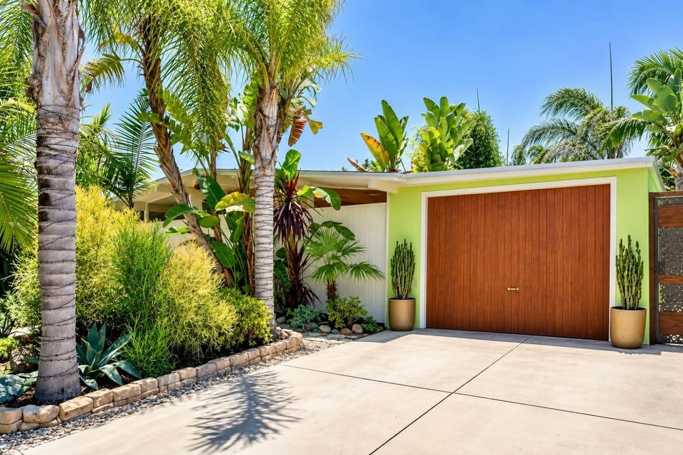 Midcentury Modern Home near Beach! Sleeps 6! LOOK and BOOK! House in Oceanside