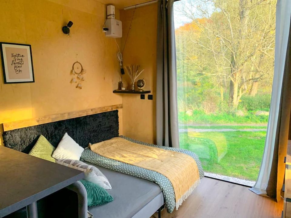 Bed, Garden view, River view