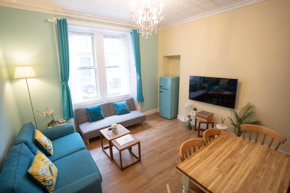 TV and multimedia, Living room, Dining area
