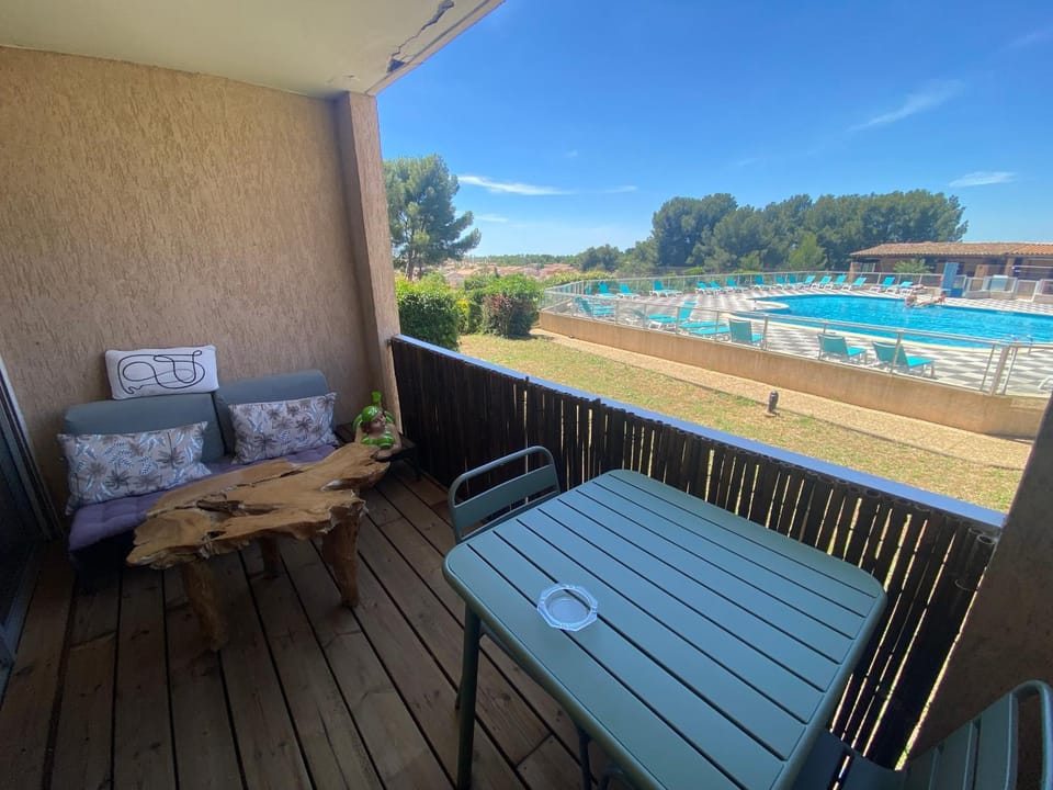 Patio, Balcony/Terrace, Pool view, Swimming pool, sunbed