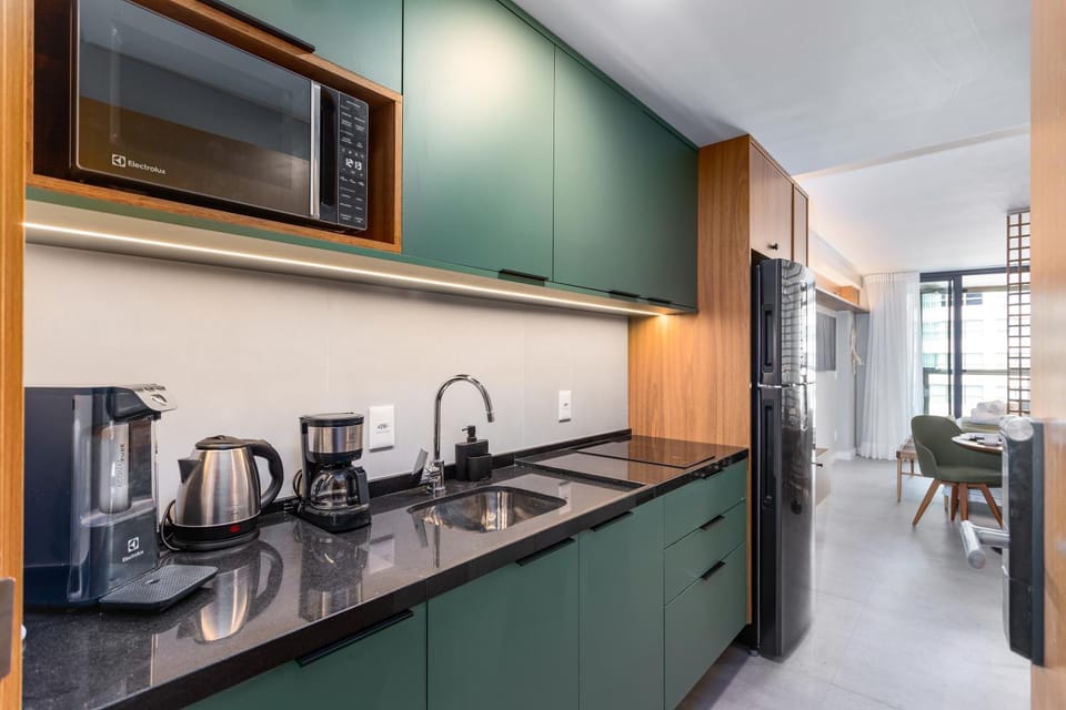 Coffee/tea facilities, Kitchen or kitchenette, minibar, stove