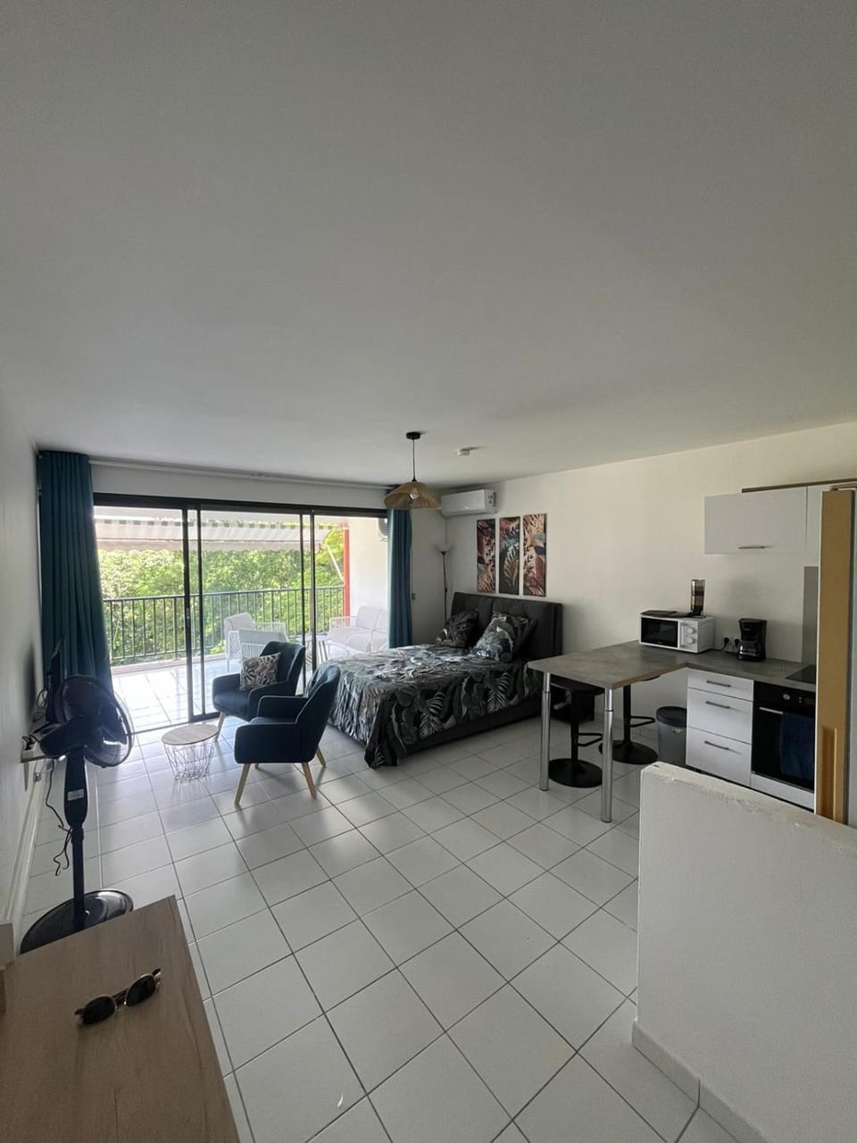 Photo of the whole room