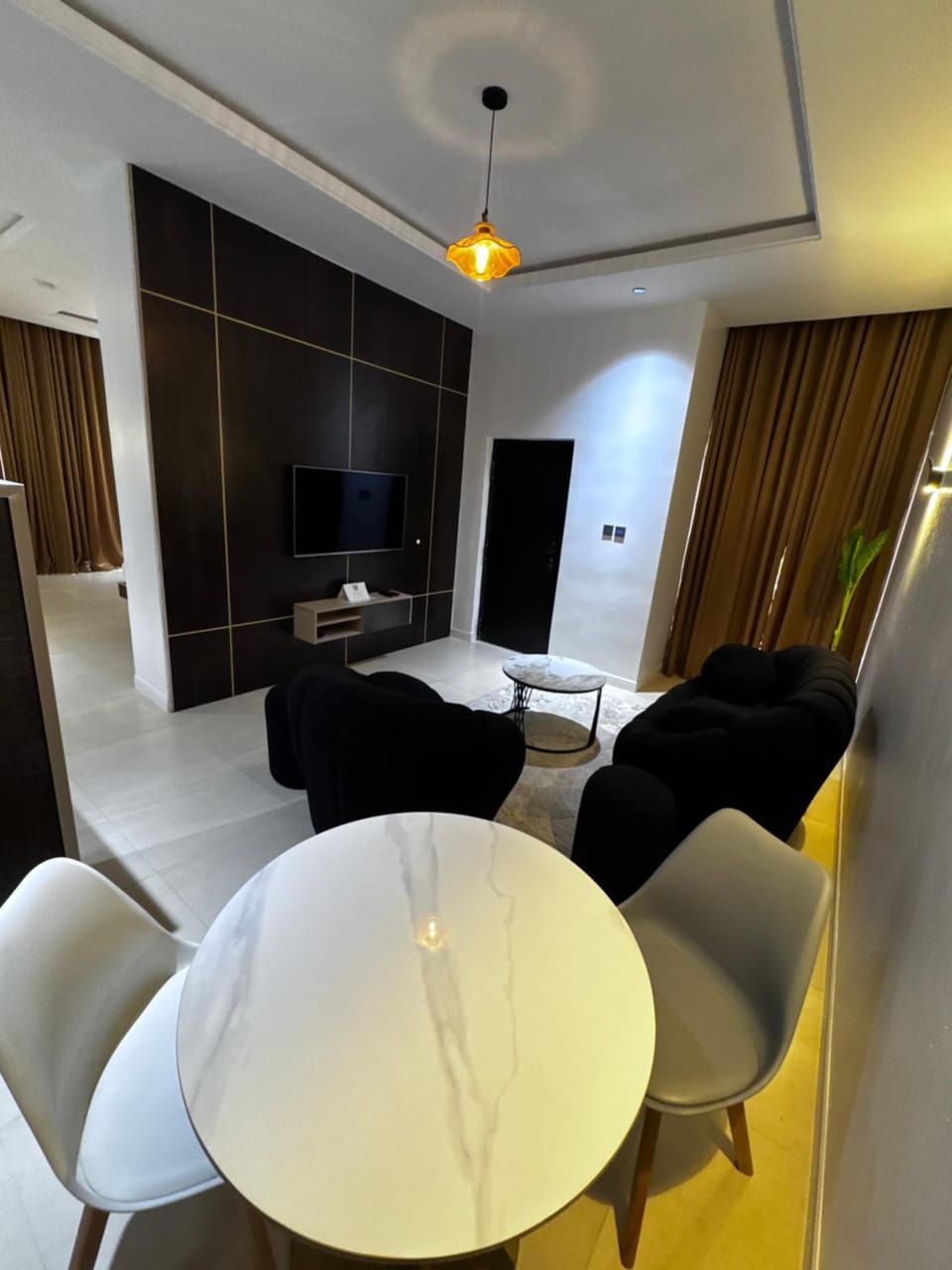 Communal lounge/ TV room, TV and multimedia, Living room, Seating area