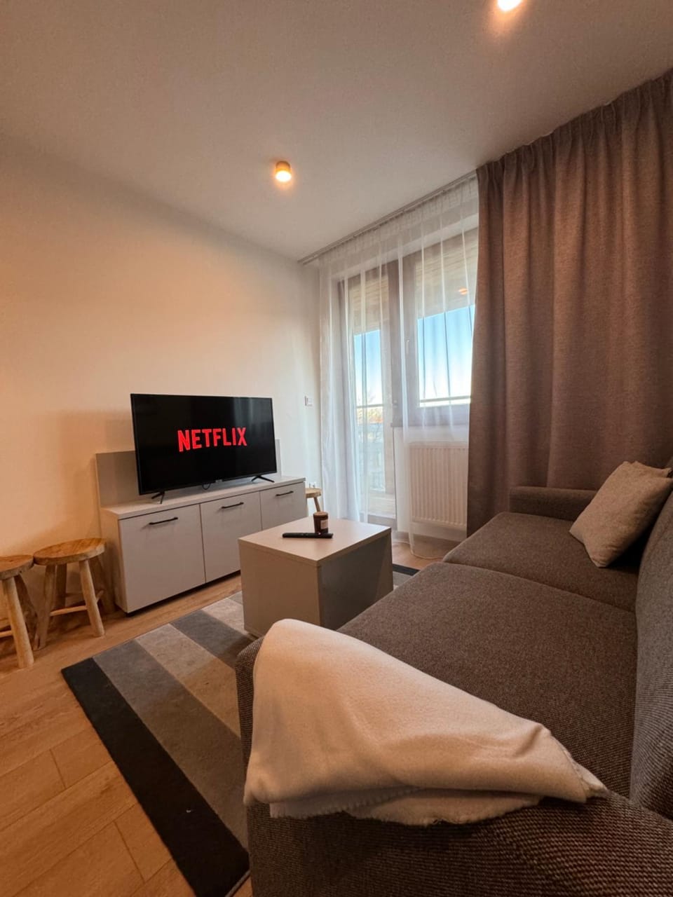 Communal lounge/ TV room, TV and multimedia, Living room, Photo of the whole room