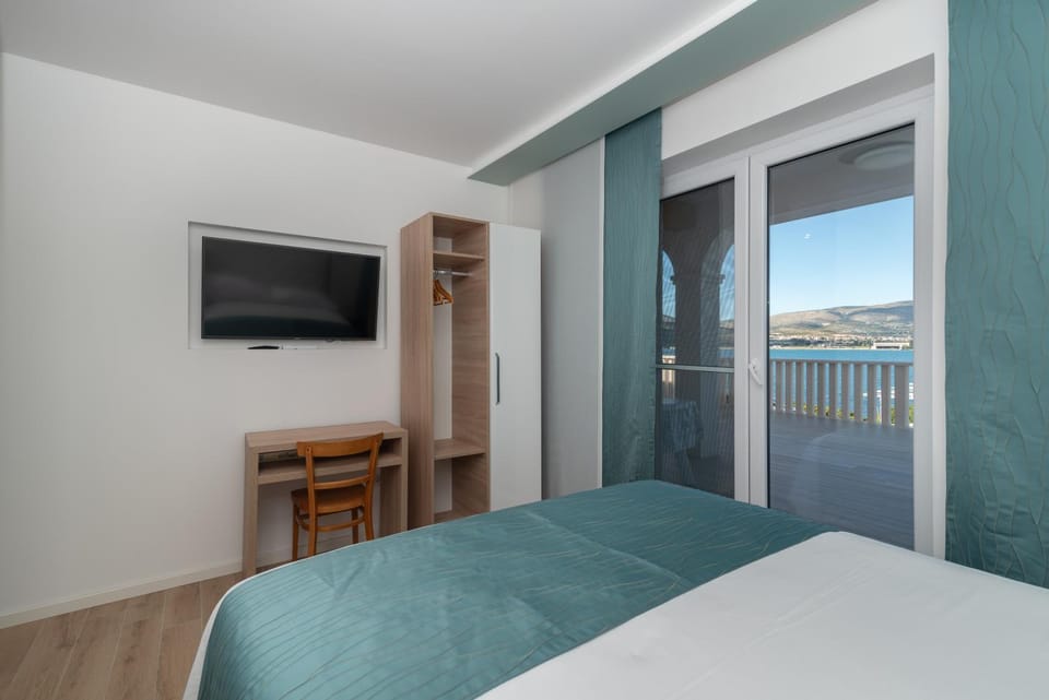 View (from property/room), Bedroom, Sea view