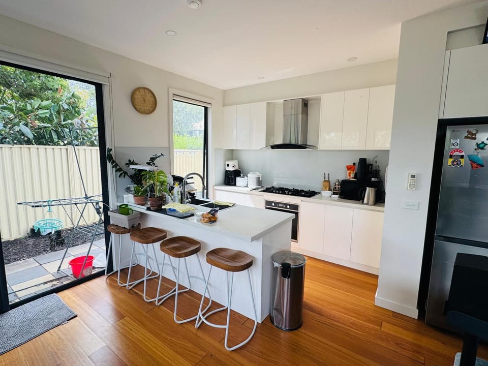 Quiet and Cozy corner Vacation rental in Melbourne