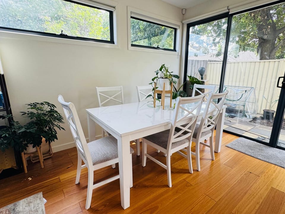 Quiet and Cozy corner Vacation rental in Melbourne