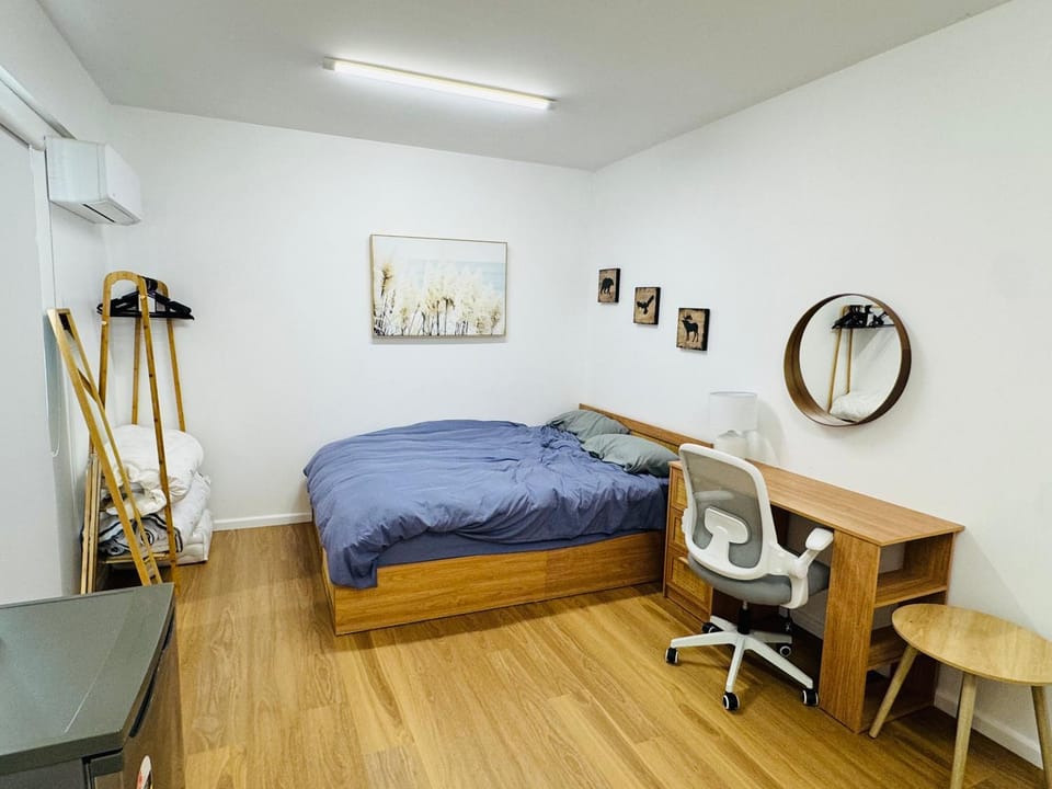 Quiet and Cozy corner Vacation rental in Melbourne