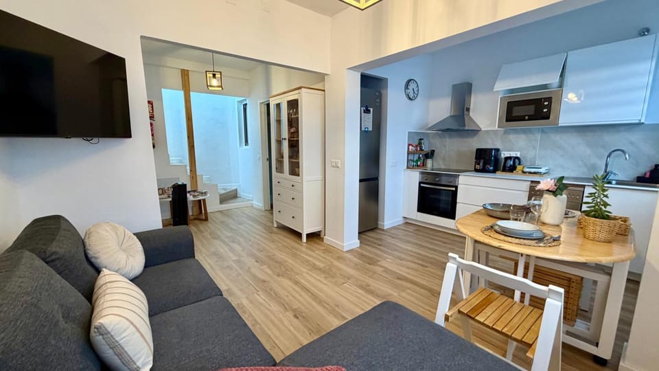 Kitchen or kitchenette, Living room, Dining area