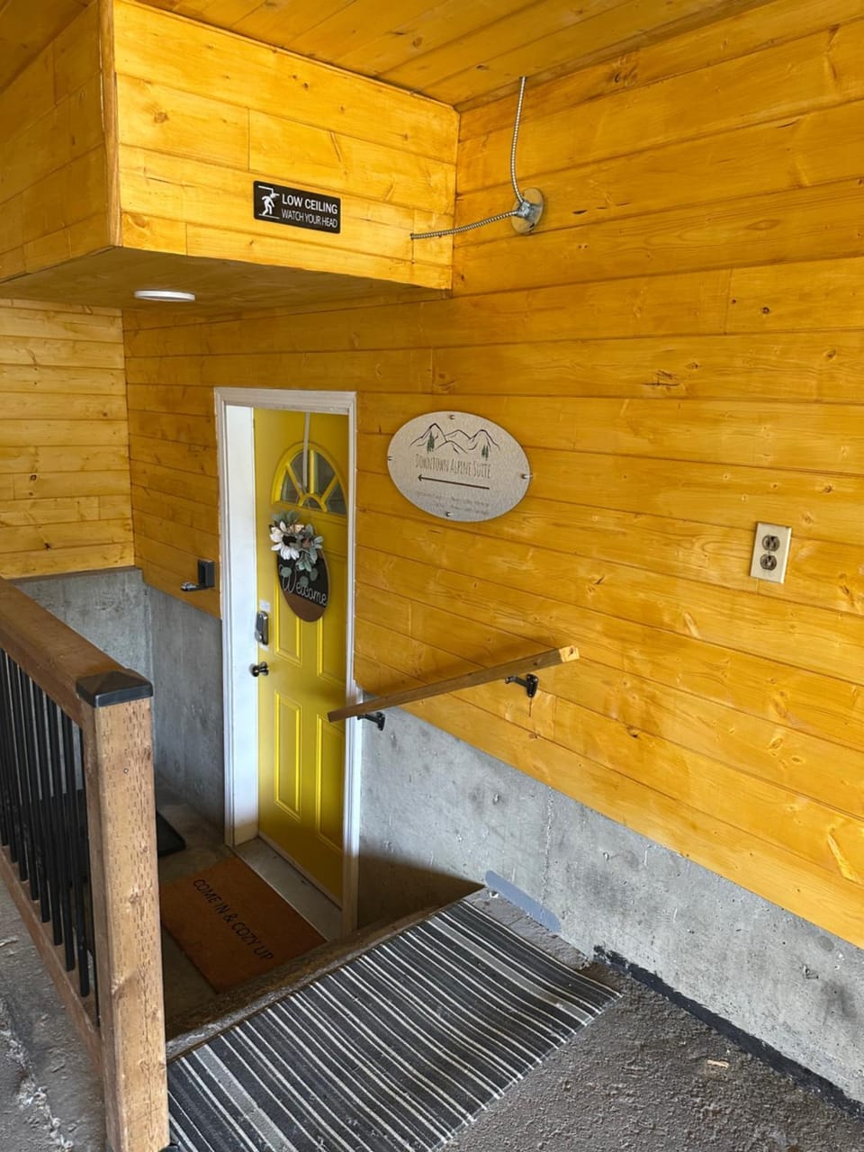 Downtown Alpine Suite Apartment in Golden