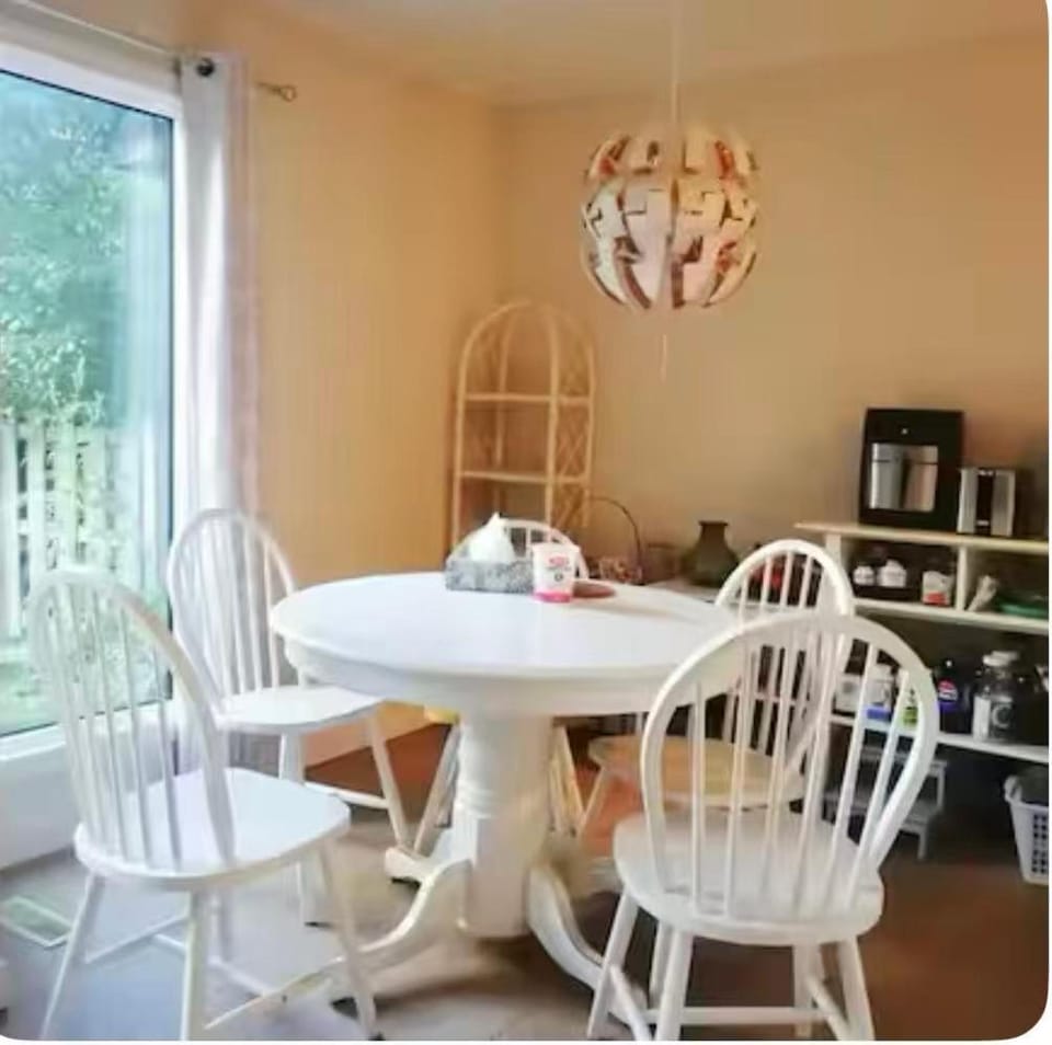 greenview mck sunny room Vacation rental in Calgary