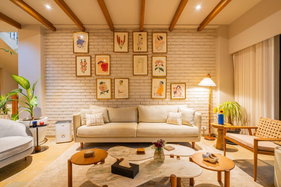 Bed, Living room, Photo of the whole room, Seating area, Bedroom