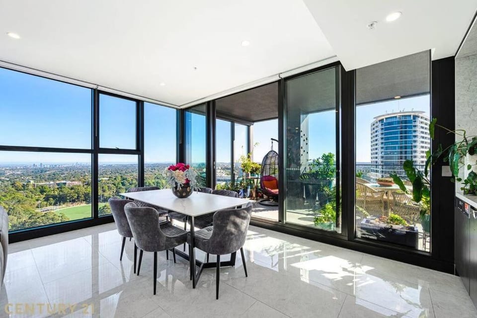Premium 3Bed Luxury with Infinity Pool & Gym Apartment in Sydney