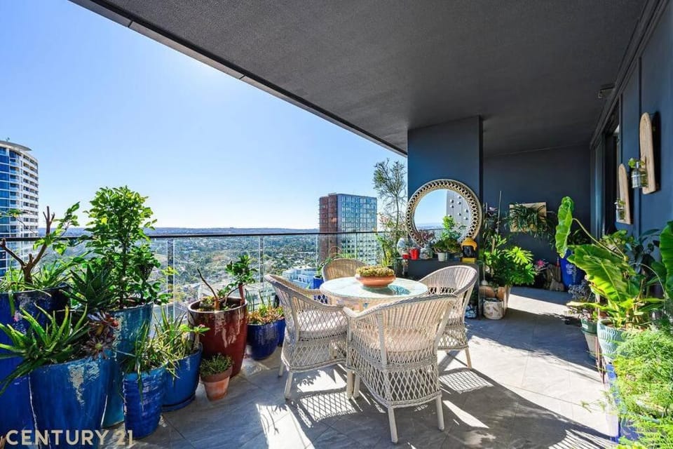 Premium 3Bed Luxury with Infinity Pool & Gym Apartment in Sydney