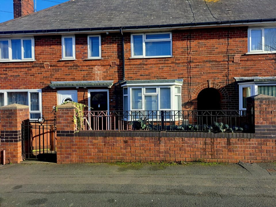Property building, Day, Street view