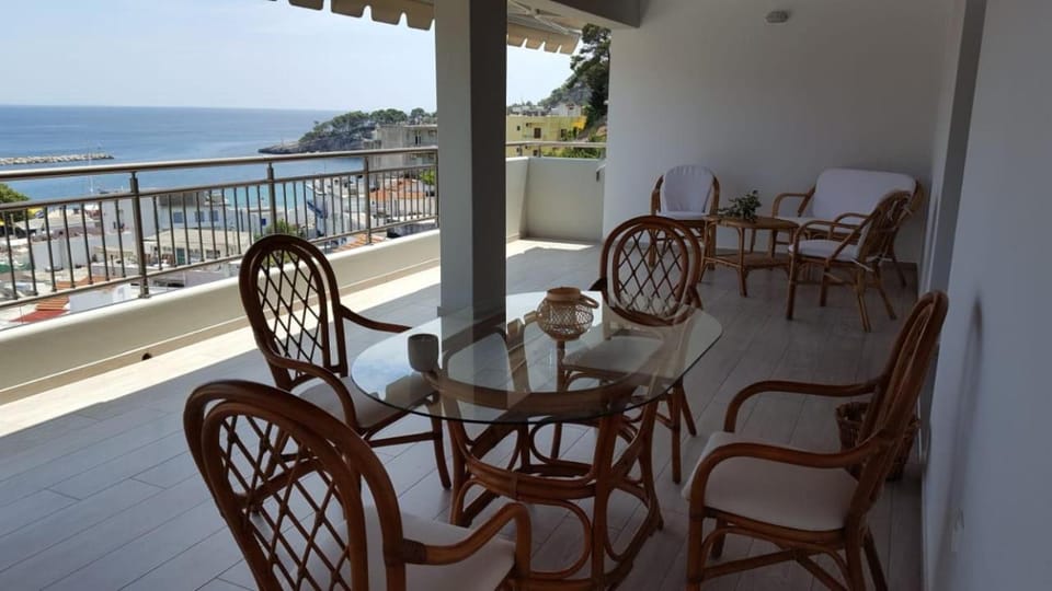 Balcony/Terrace, Seating area, Dining area, Sea view
