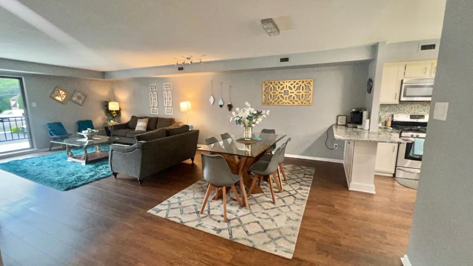 Turquoise Gem Apartment in Cheltenham Township