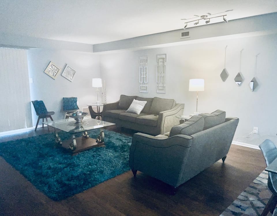 Turquoise Gem Apartment in Cheltenham Township