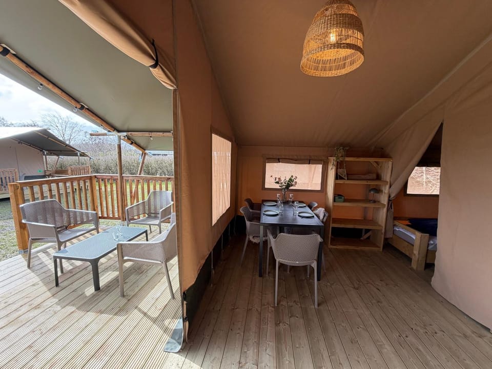 Balcony/Terrace, Dining area