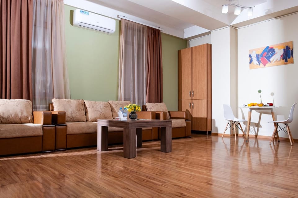 Living room, Seating area, Dining area