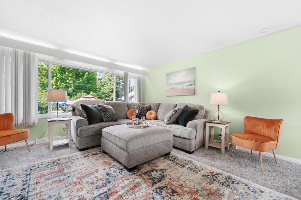 Living room, Seating area