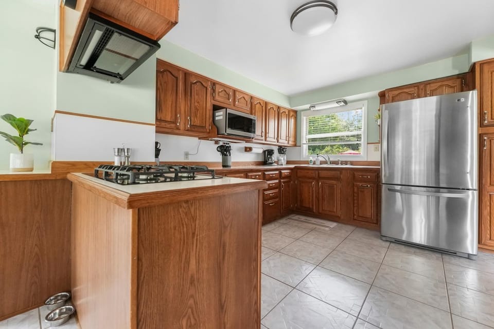 Kitchen or kitchenette, kitchen